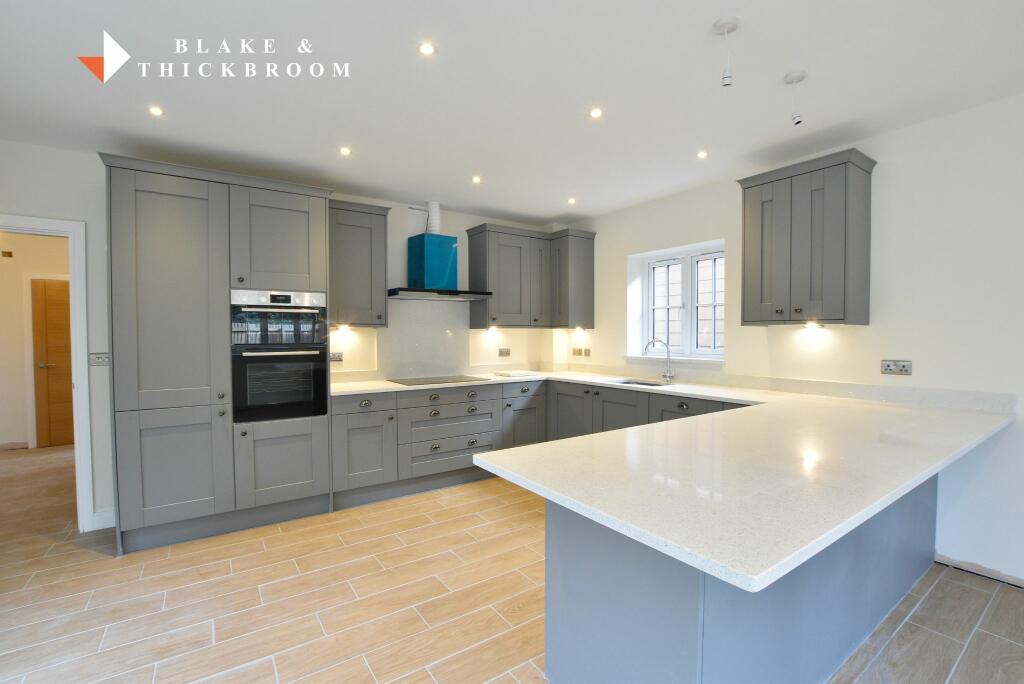 Additional property image - Tamarisk Close, Kirby le Soken
