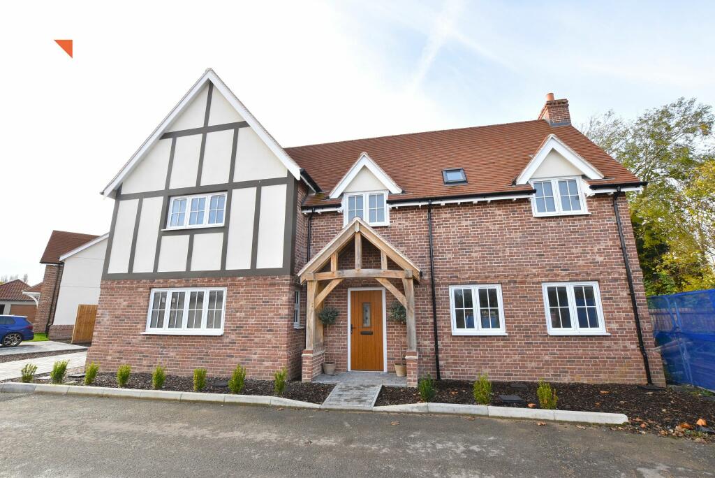 Additional property image - Tamarisk Close, Kirby le Soken