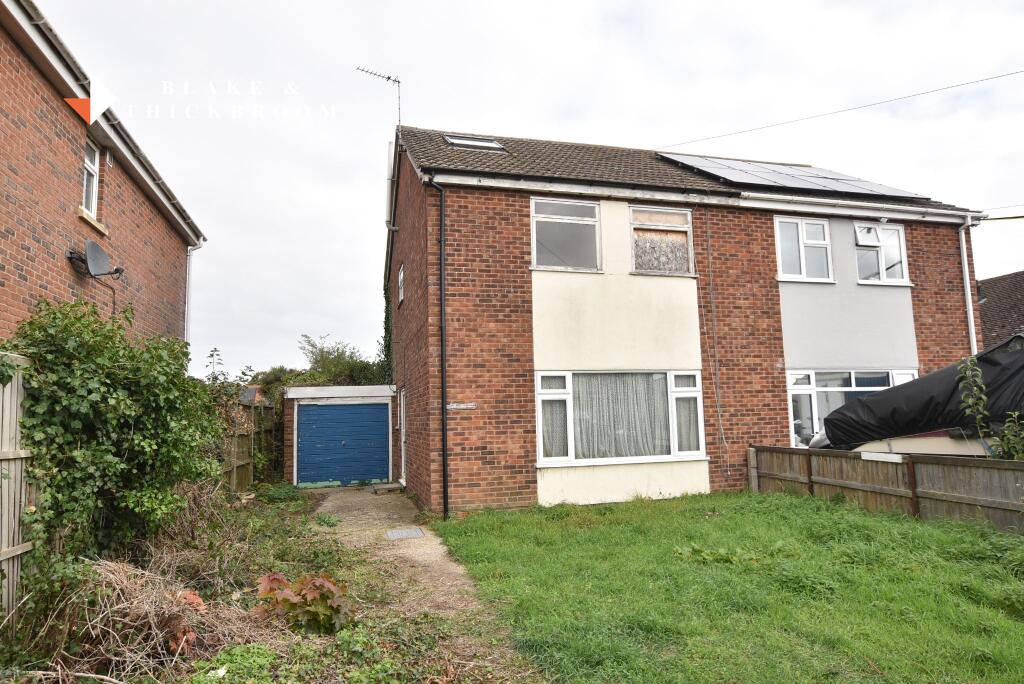 Main image of property: 38 Weeley Road, Little Clacton