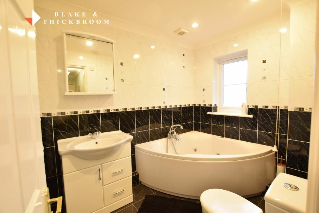 Additional property image - Lakeside Oaks, 25 Point Clear Road, St Osyth