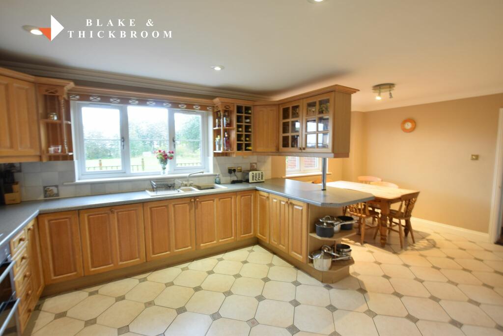 Additional property image - Lakeside Oaks, 25 Point Clear Road, St Osyth