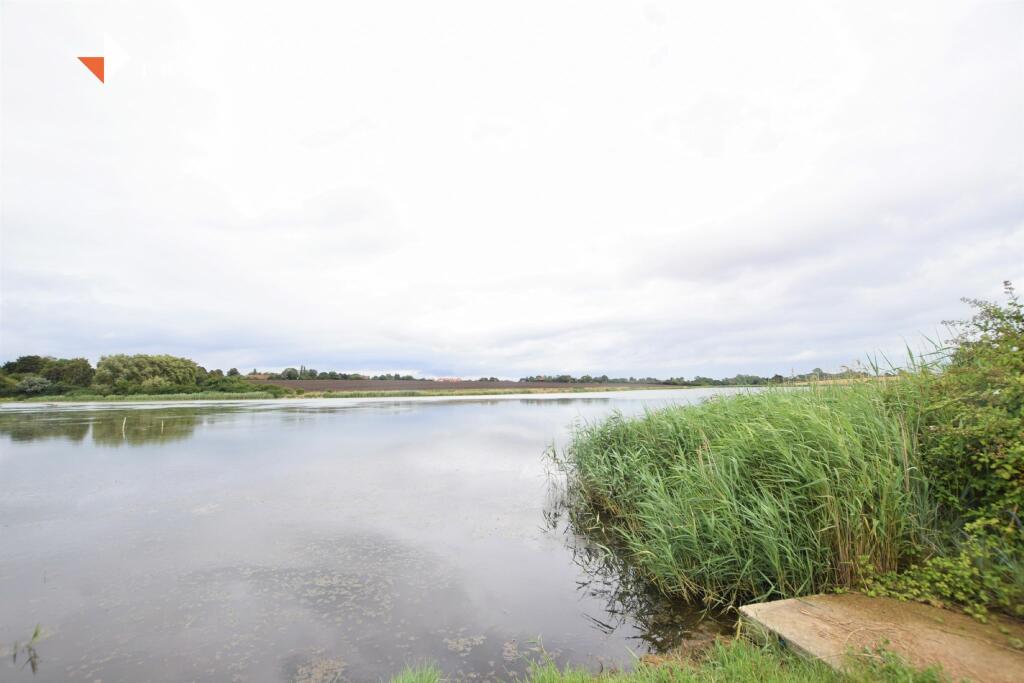 Additional property image - Lakeside Oaks, 25 Point Clear Road, St Osyth