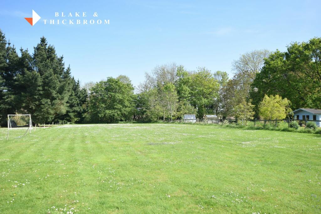 Additional property image - Lakeside Oaks, 25 Point Clear Road, St Osyth