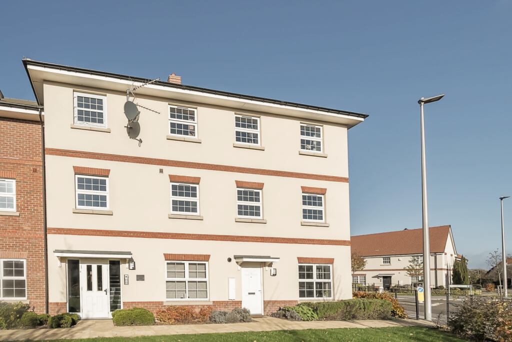 2 bedroom apartment for sale in Hayes Drive, Three Mile Cross, Reading