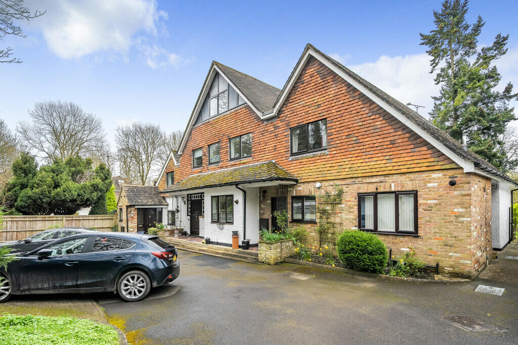 2 bedroom terraced house for sale in The Warren, Caversham, Reading, Berkshire, RG4