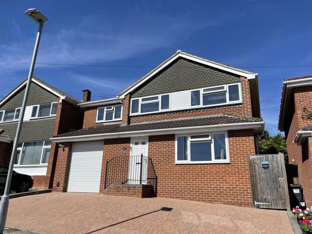 5 bedroom detached house for sale in Cowper Way, Reading, Berkshire, RG30