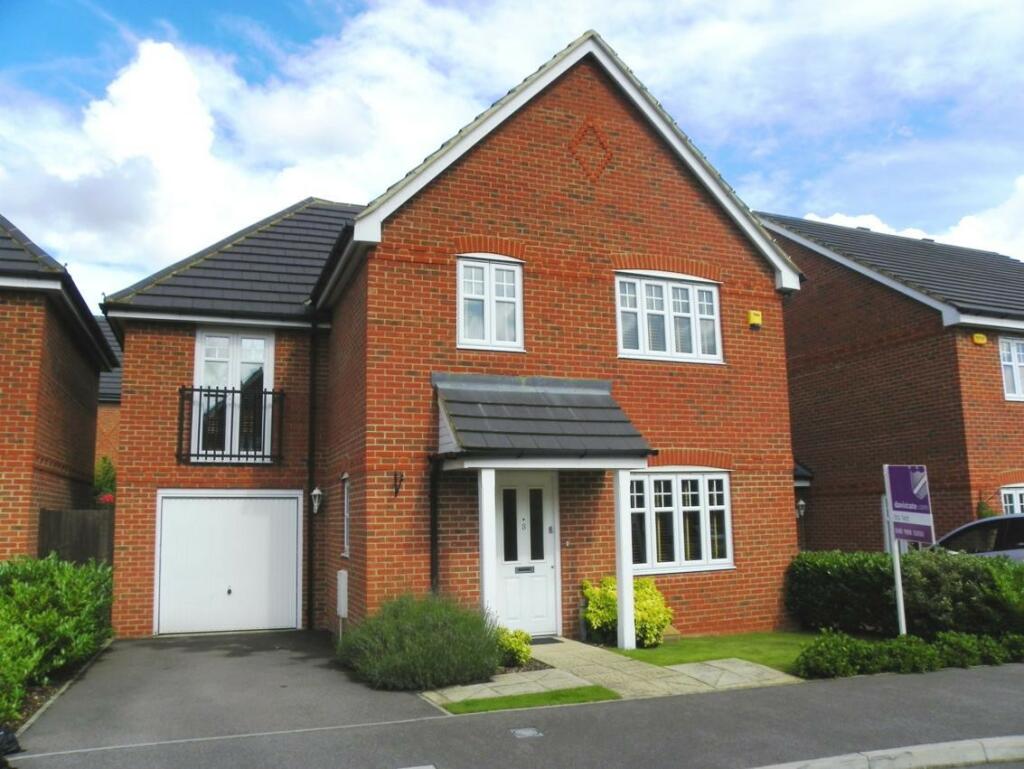 4 bedroom detached house for rent in Mandarin Road, Shinfield, Reading, Berkshire, RG2