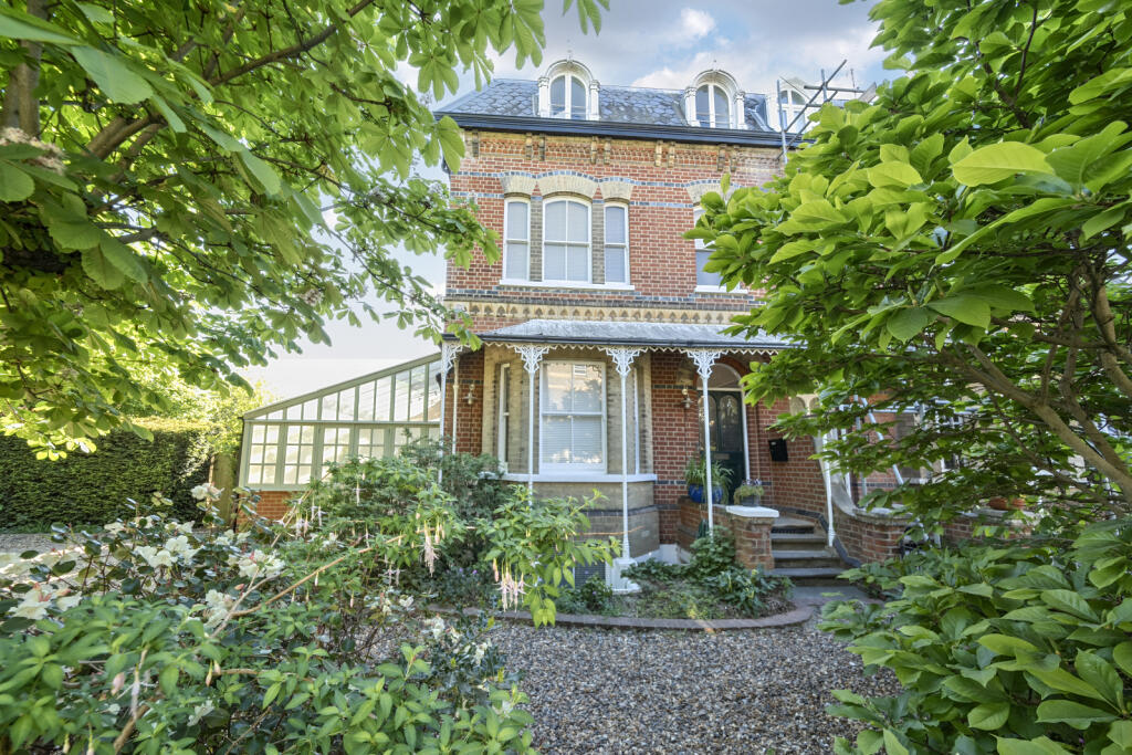 Main image of property: Hamilton Road, Reading, Berkshire, RG1