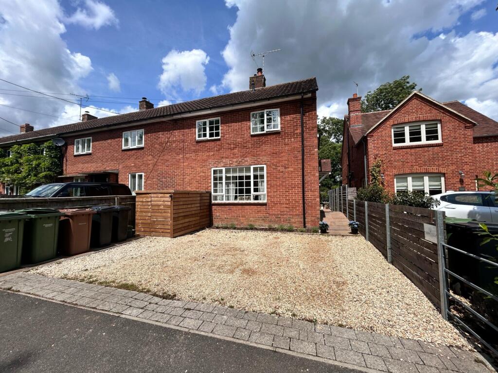 Main image of property: Bardolphs Close, Chazey Heath, Reading, Oxfordshire, RG4