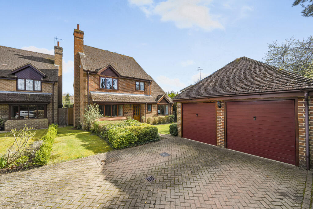 Main image of property: Park View, Burghfield Common, Reading, Berkshire, RG7