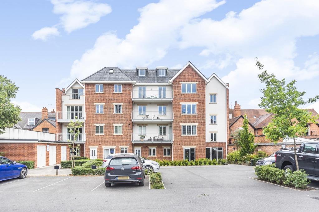3 bedroom apartment for sale in Caversham House, Church Road, Caversham