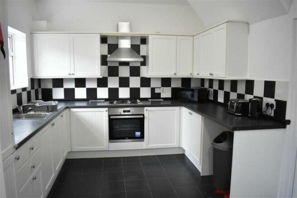Main image of property: Westcliff on Sea