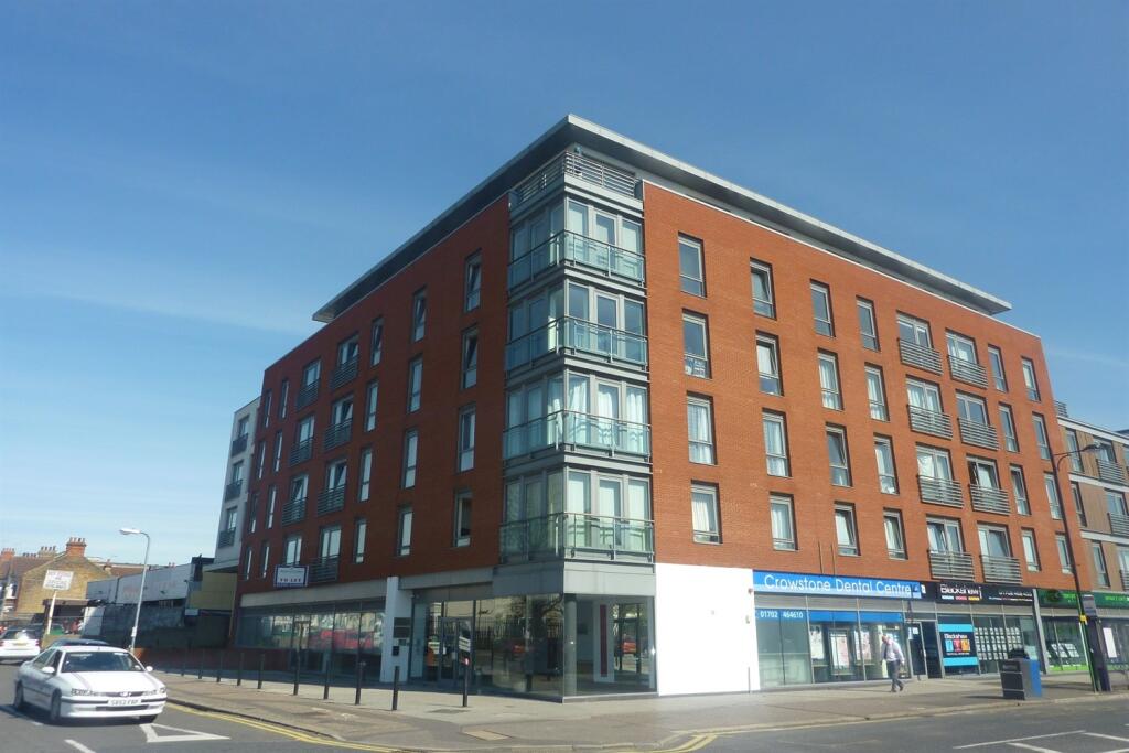 Main image of property: 1 bedroom 2nd Floor Flat in Southend on Sea