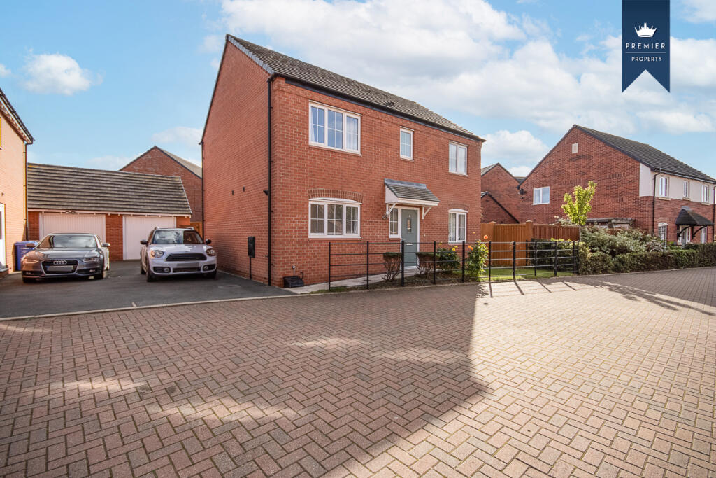 4 bedroom detached house for sale in Headlands Crescent, Chellaston, DE73