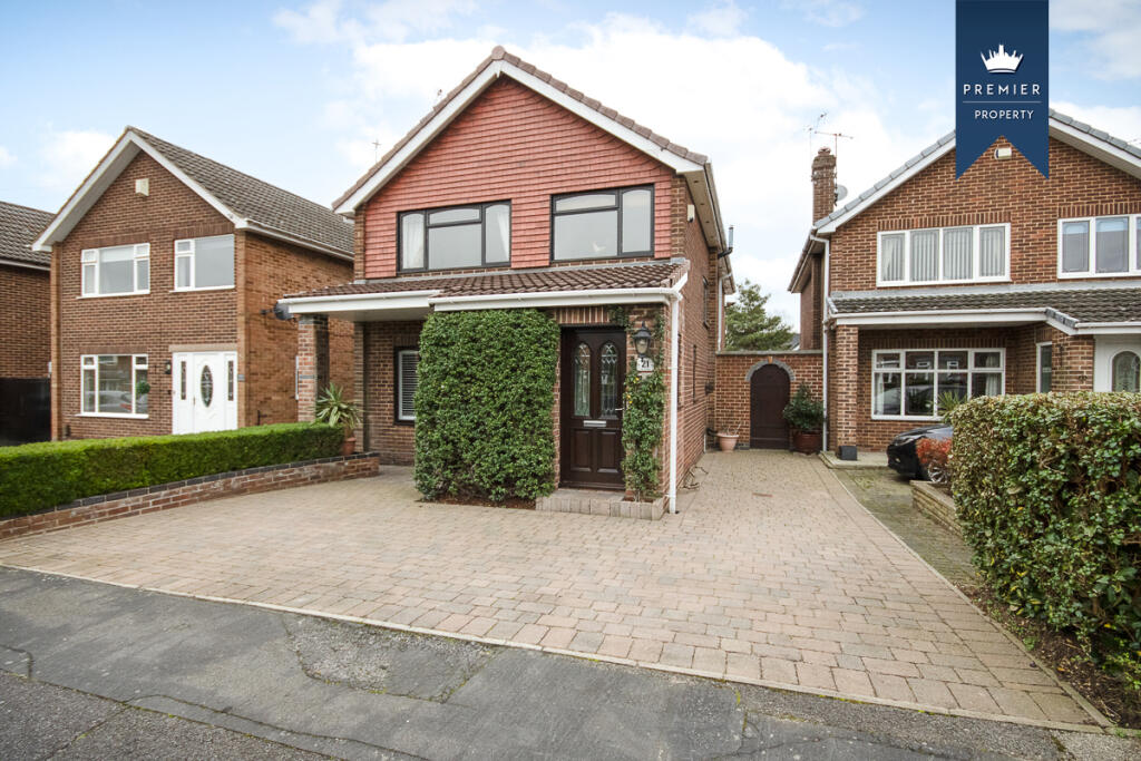 4 bedroom detached house for sale in Hillsway, Chellaston, DE73