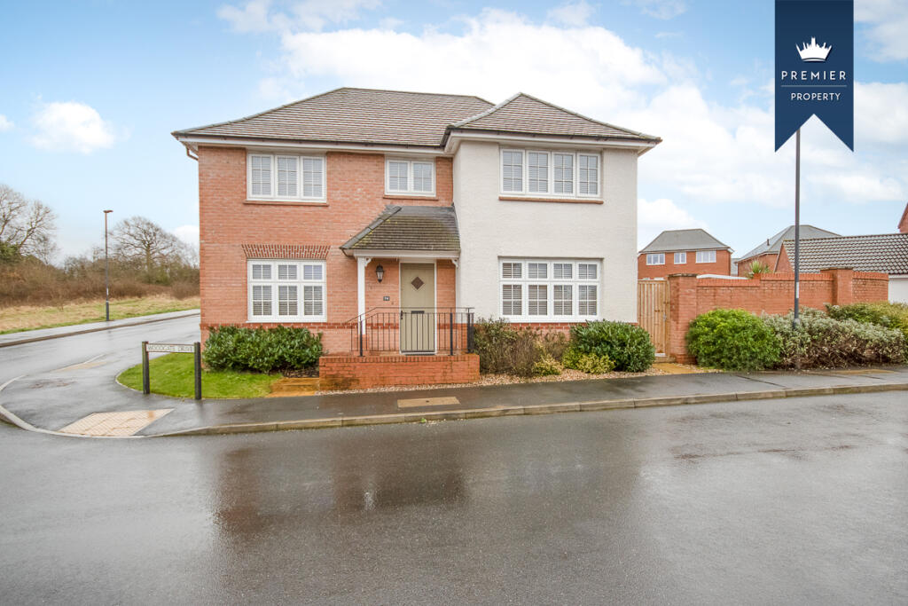 4 bedroom detached house for sale in Woodgate Drive, Chellaston, DE73