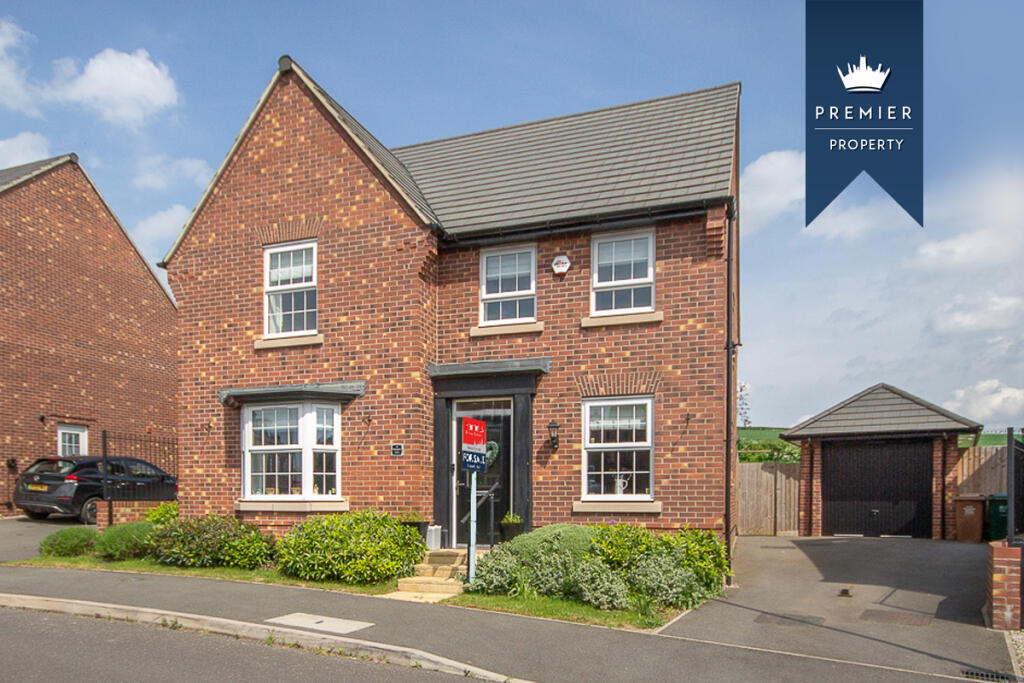 4 bedroom detached house for sale in Hargate Lane, Newton Solney, DE15