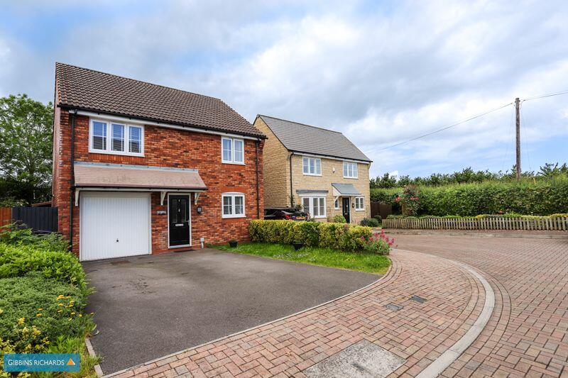 4 bedroom detached house for sale in Cornflower Close, Wilstock Village
