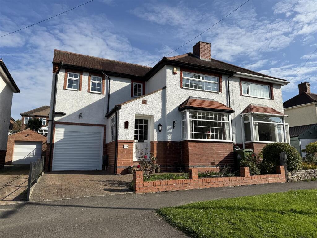 4 bedroom semi-detached house
