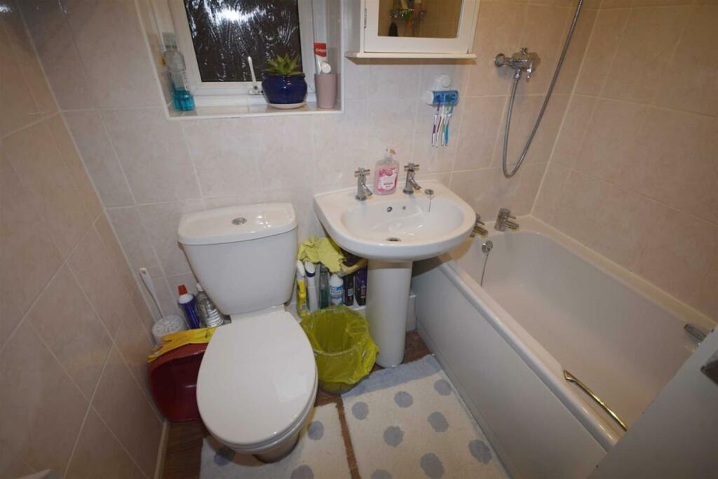3 bedroom semidetached house for sale in Stoke Close, Belper, DE56