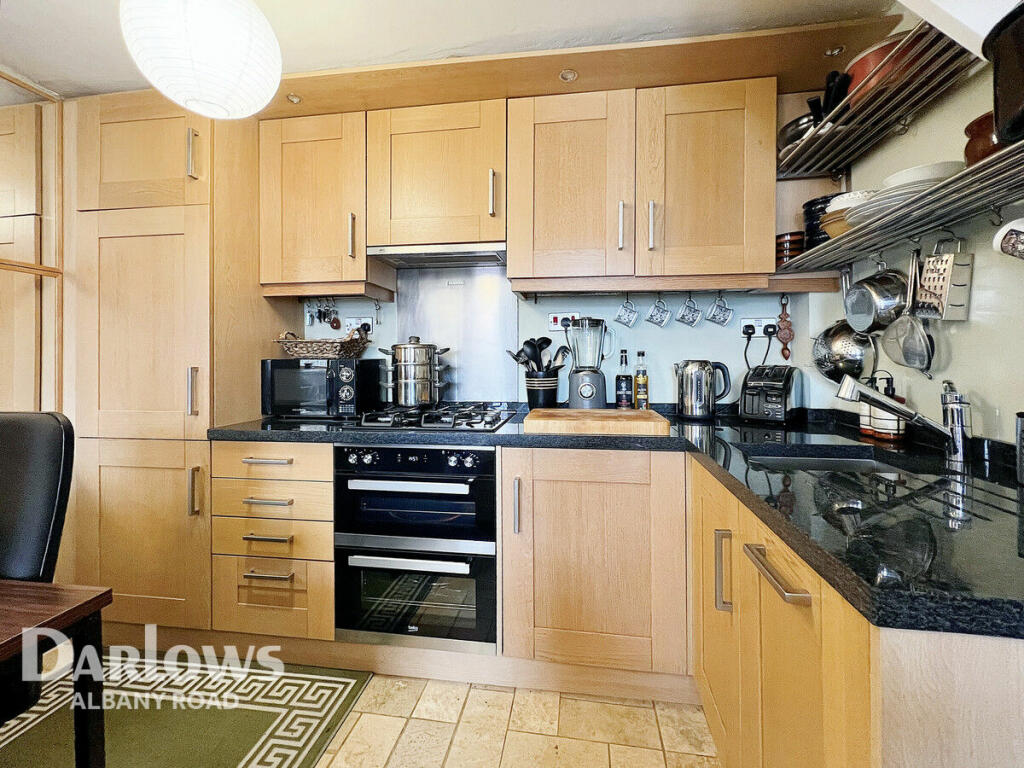 1 bedroom coach house for sale in Neath Street, Cardiff, CF24