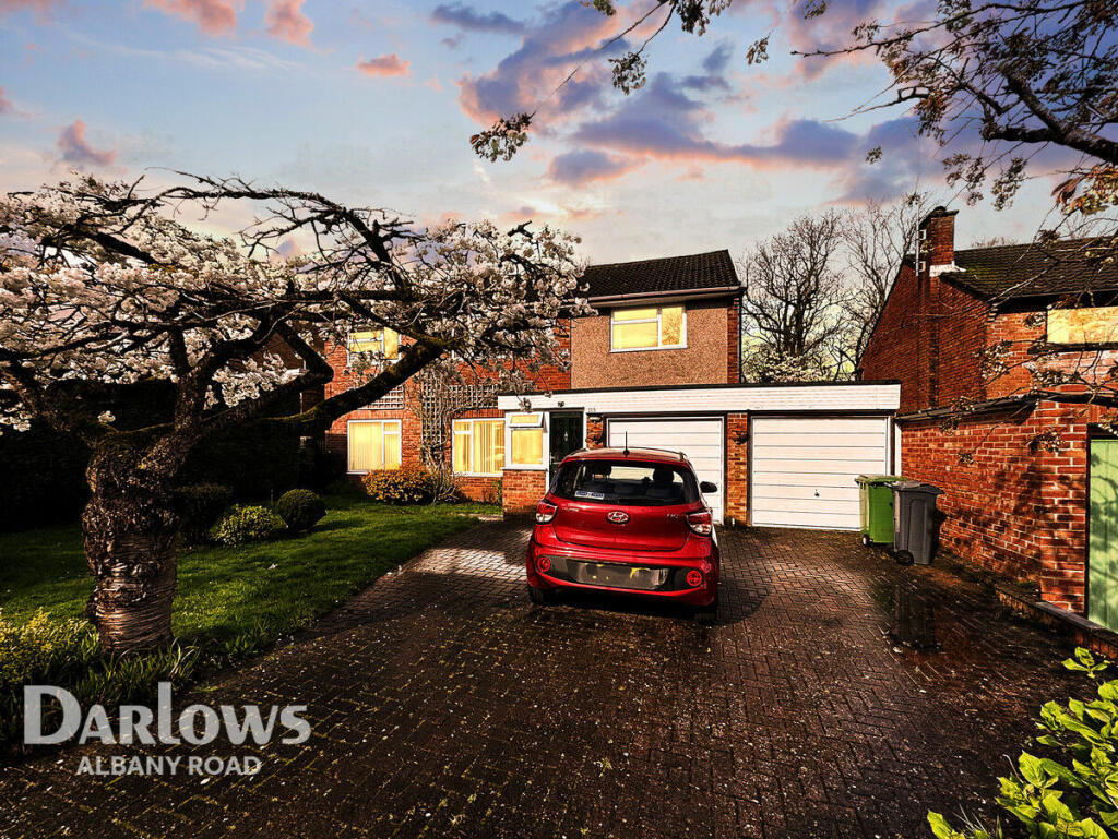 4 bedroom detached house for sale in Carisbrooke Way, Cardiff, CF23