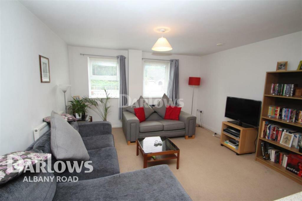2 bedroom flat for rent in Lock Keepers Court, CF10