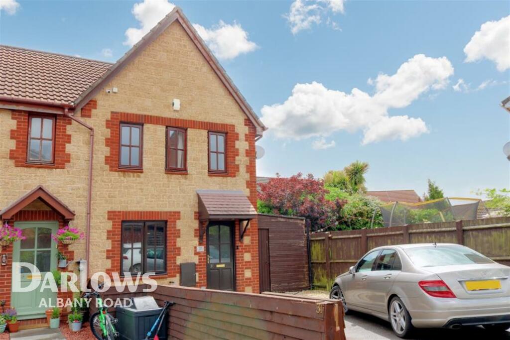 3 bedroom semi-detached house for rent in Kember Close CF3