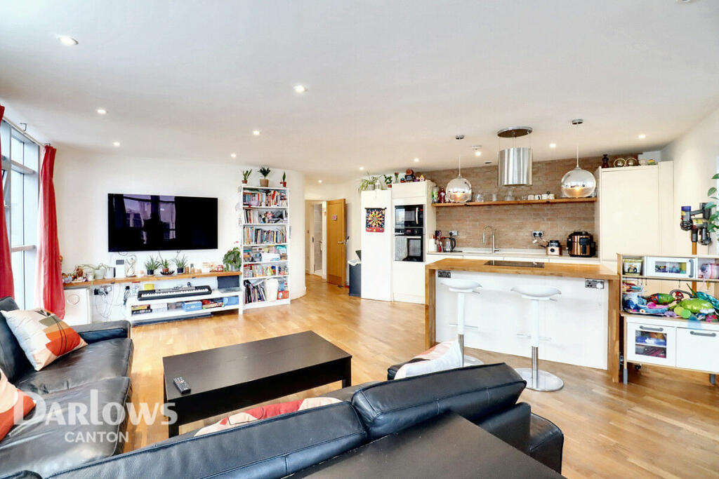 Additional property image - Bute Terrace, Cardiff