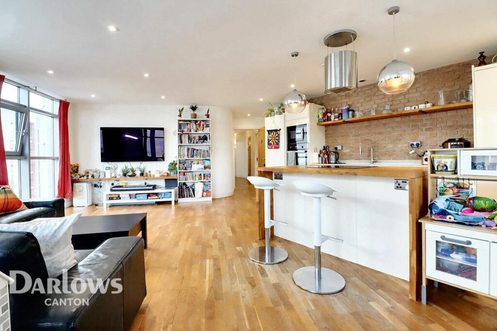 Additional property image - Bute Terrace, Cardiff