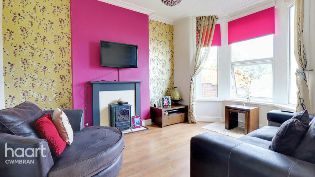 3 bedroom semidetached house for sale in Ventnor Road, CWMBRAN, NP44