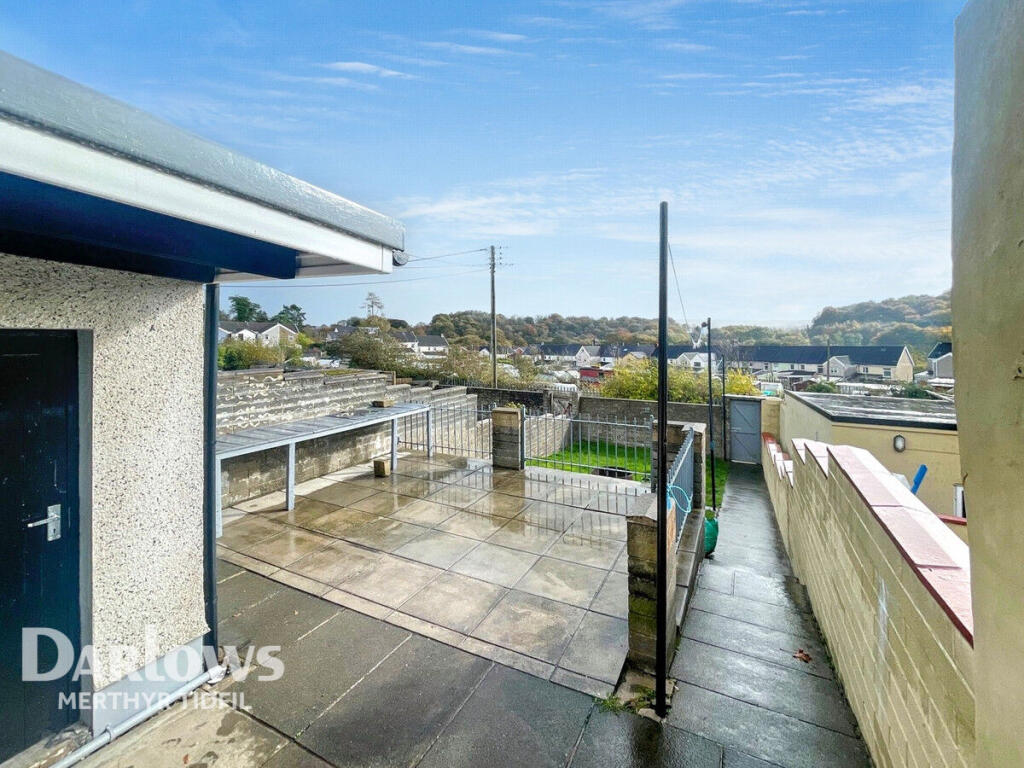 Main image of property: Edwardsville, Treharris