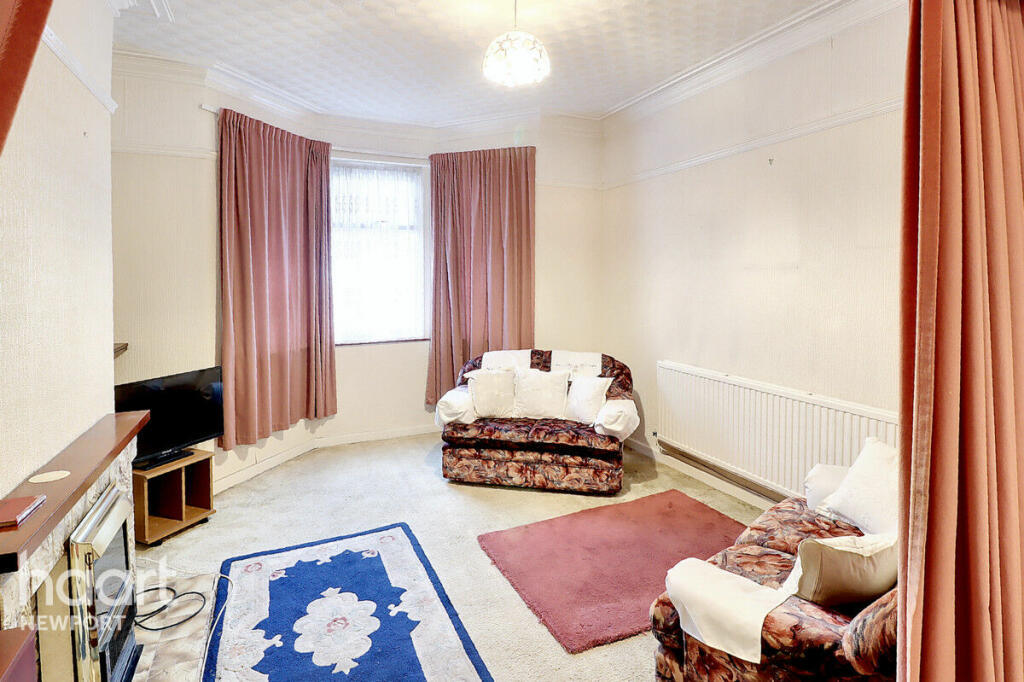 4 bedroom end of terrace house for sale in Brynglas Road, Newport, NP20