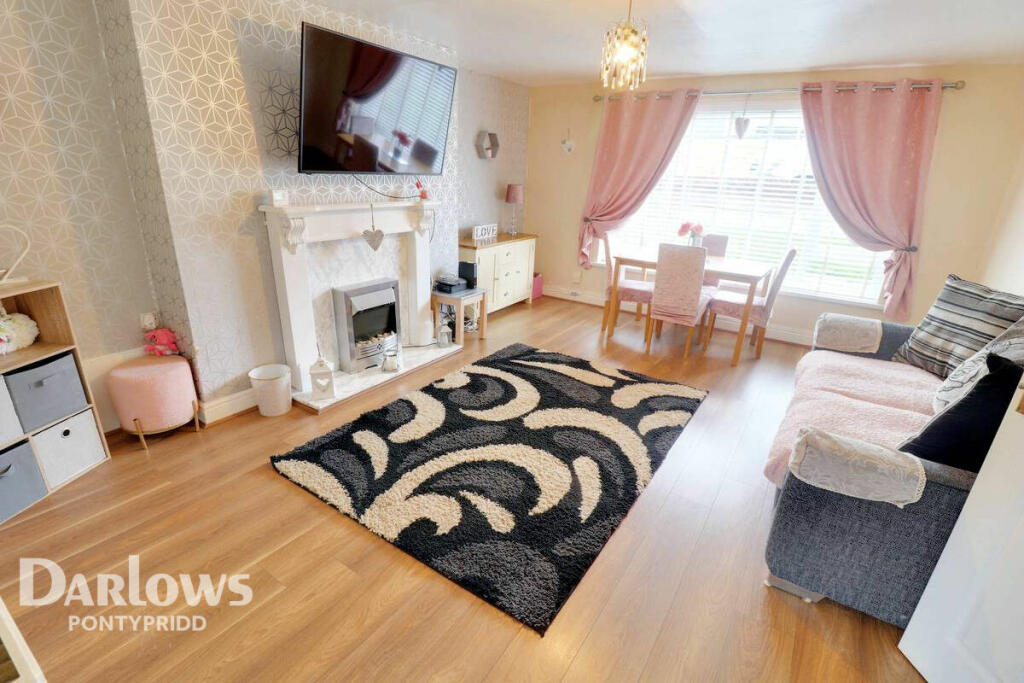 2 bedroom apartment for sale in Warren Close, Pontypridd, CF37