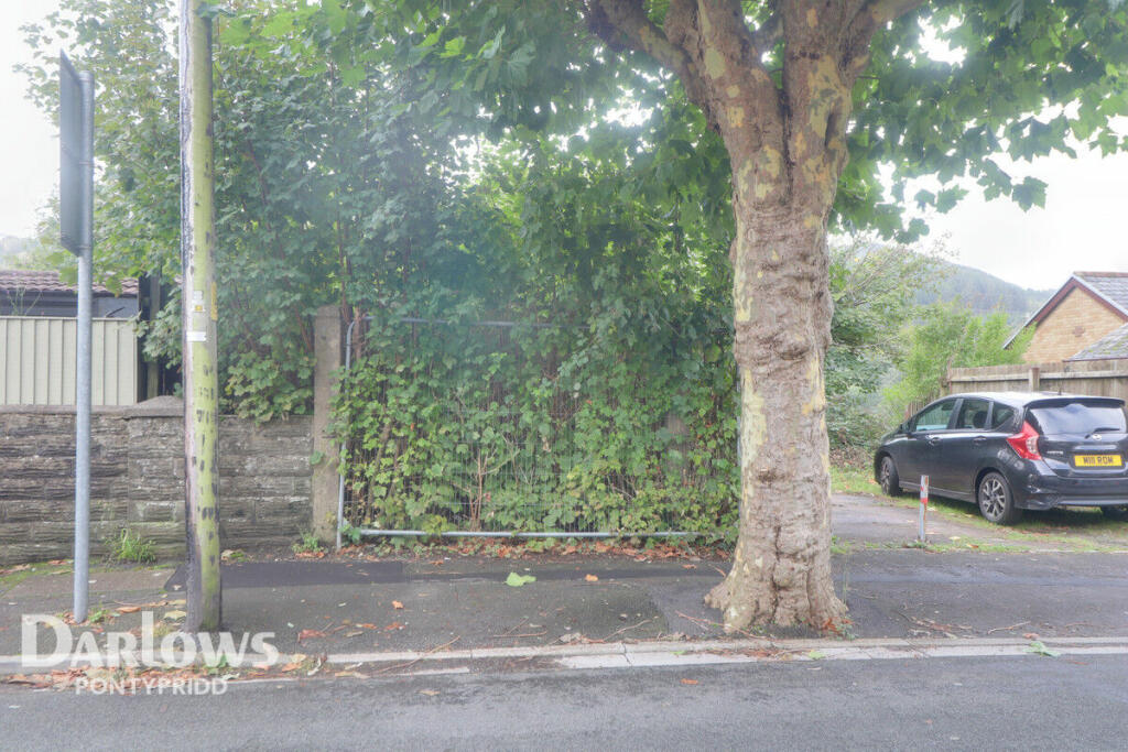 1 bedroom property for sale in PANTYGRAIGWEN Road, Pontypridd, CF37
