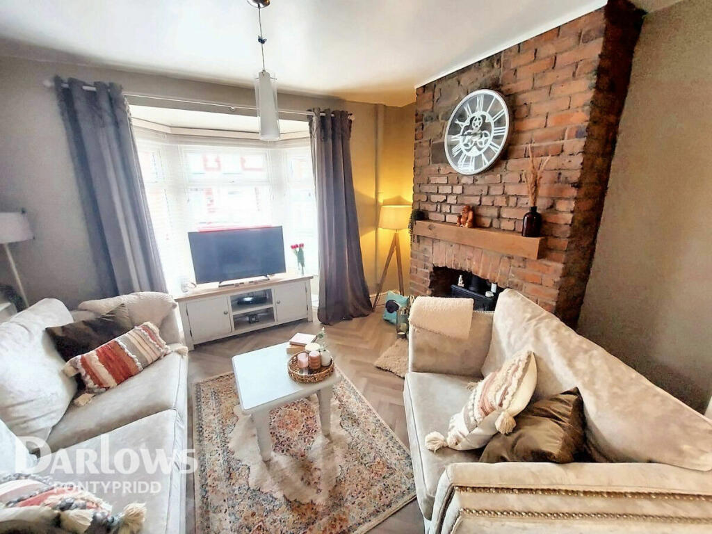 3 bedroom terraced house for sale in Mound Road, Pontypridd, CF37