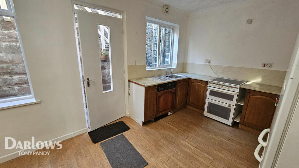 3 bedroom terraced house for sale in North Road, Ferndale CF43 4, CF43