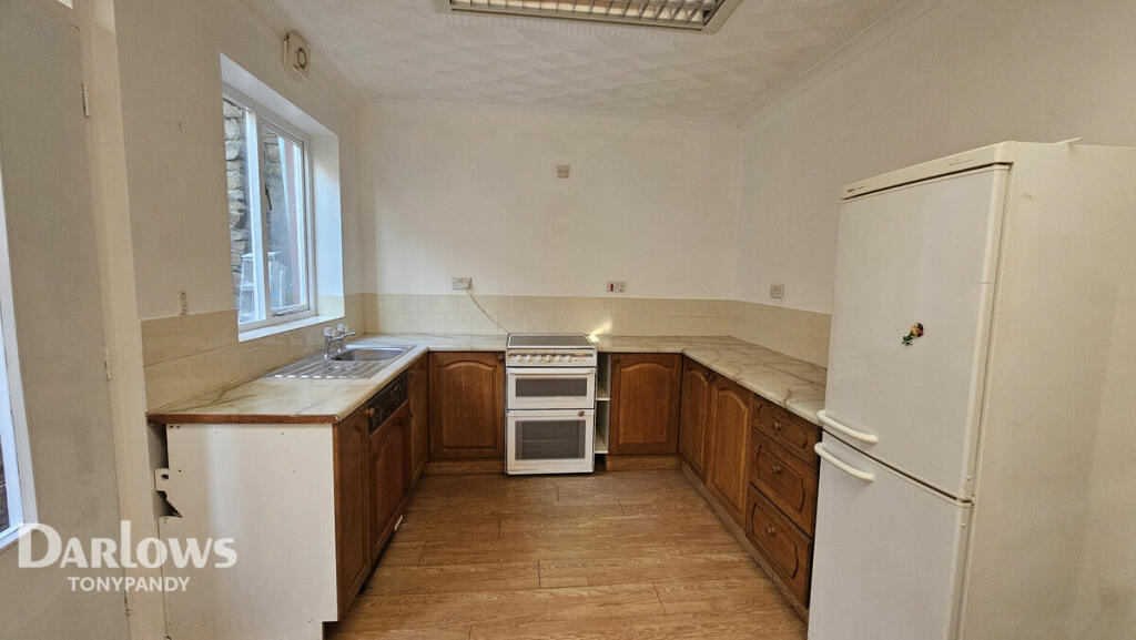 3 bedroom terraced house for sale in North Road, Ferndale CF43 4, CF43