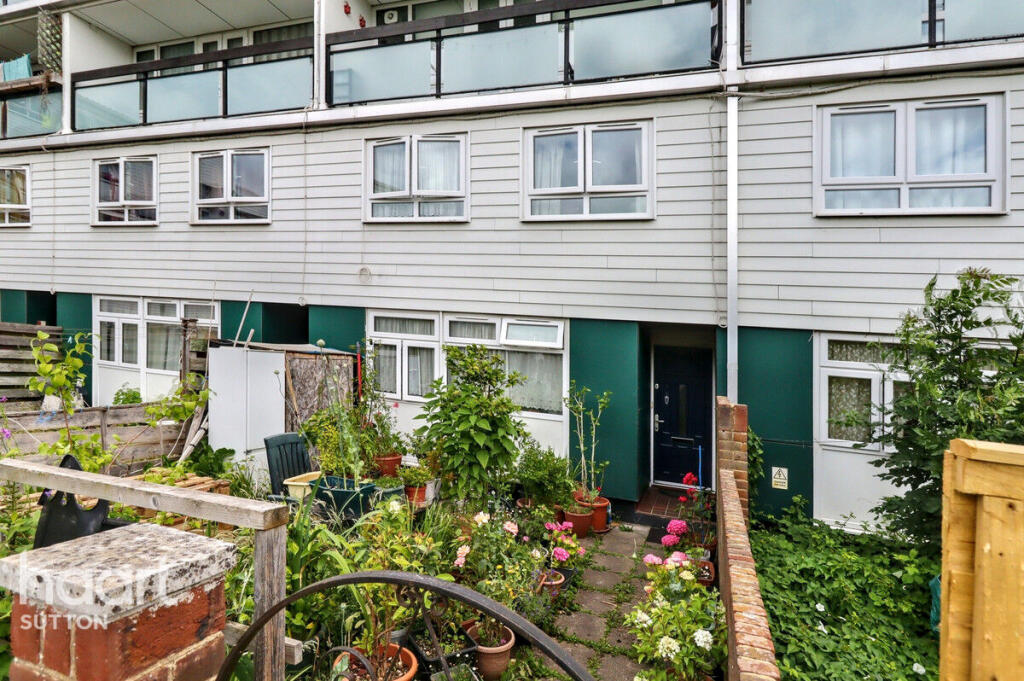 4 bedroom maisonette