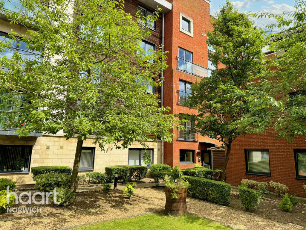 1 bedroom apartment for sale in Chapelfield Gardens, Coburg Street