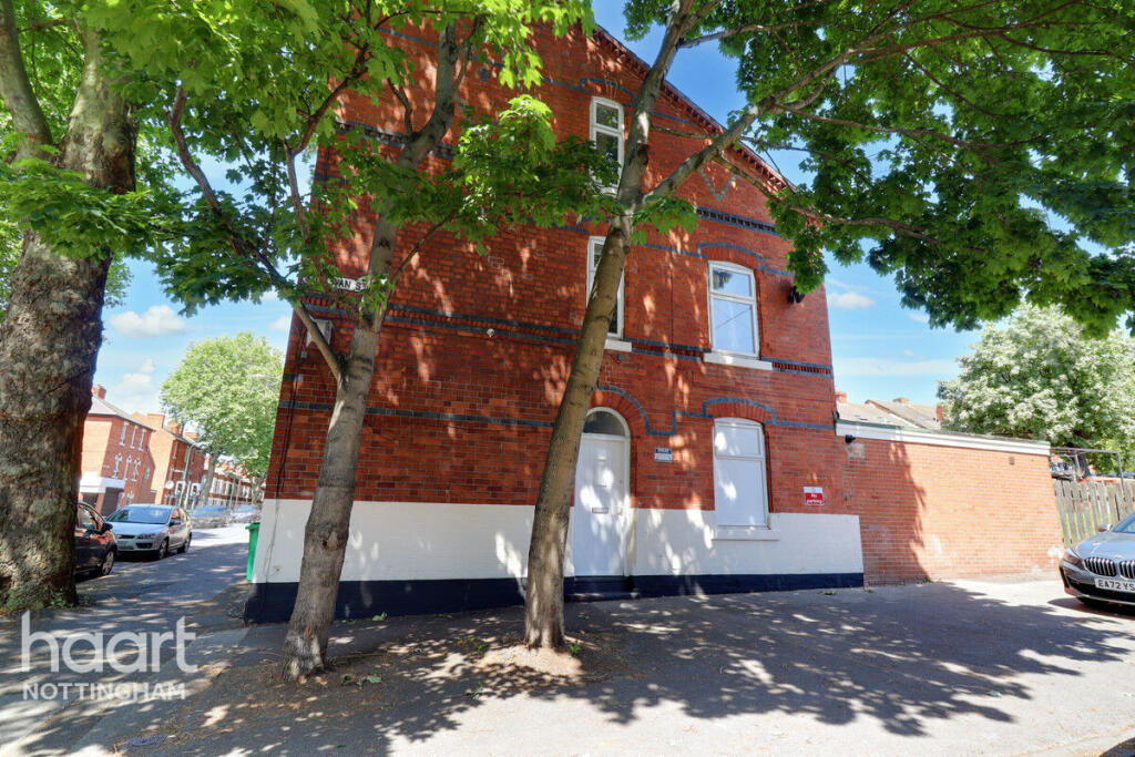 4 bedroom terraced house for sale in Radford Boulevard, Nottingham, NG7