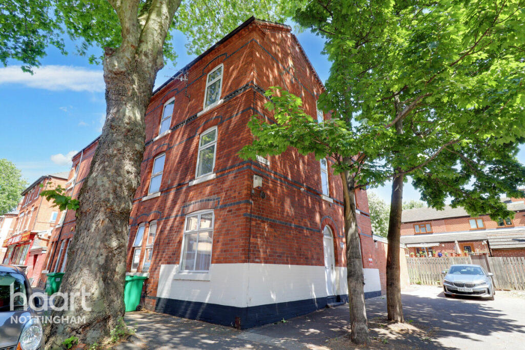 4 bedroom terraced house for sale in Radford Boulevard, Nottingham, NG7