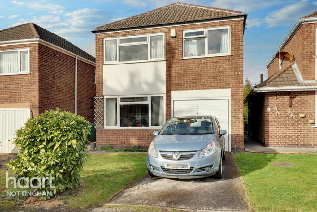 3 bedroom detached house for sale in Moorsholm Drive, Wollaton, NG8