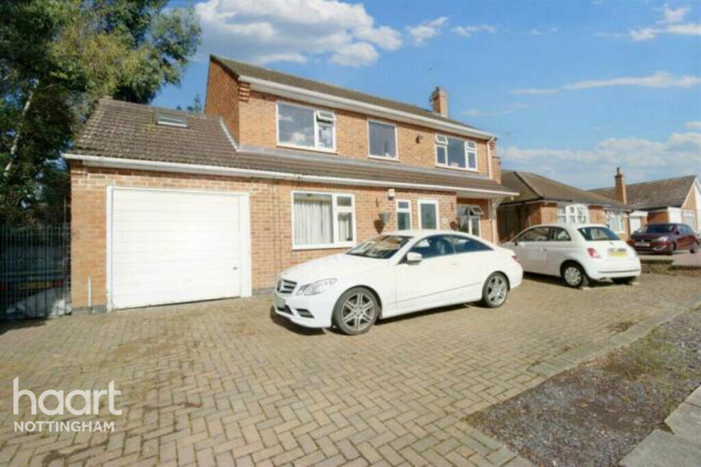 4 bedroom detached house for sale in Oakfield Road, Nottingham, NG8