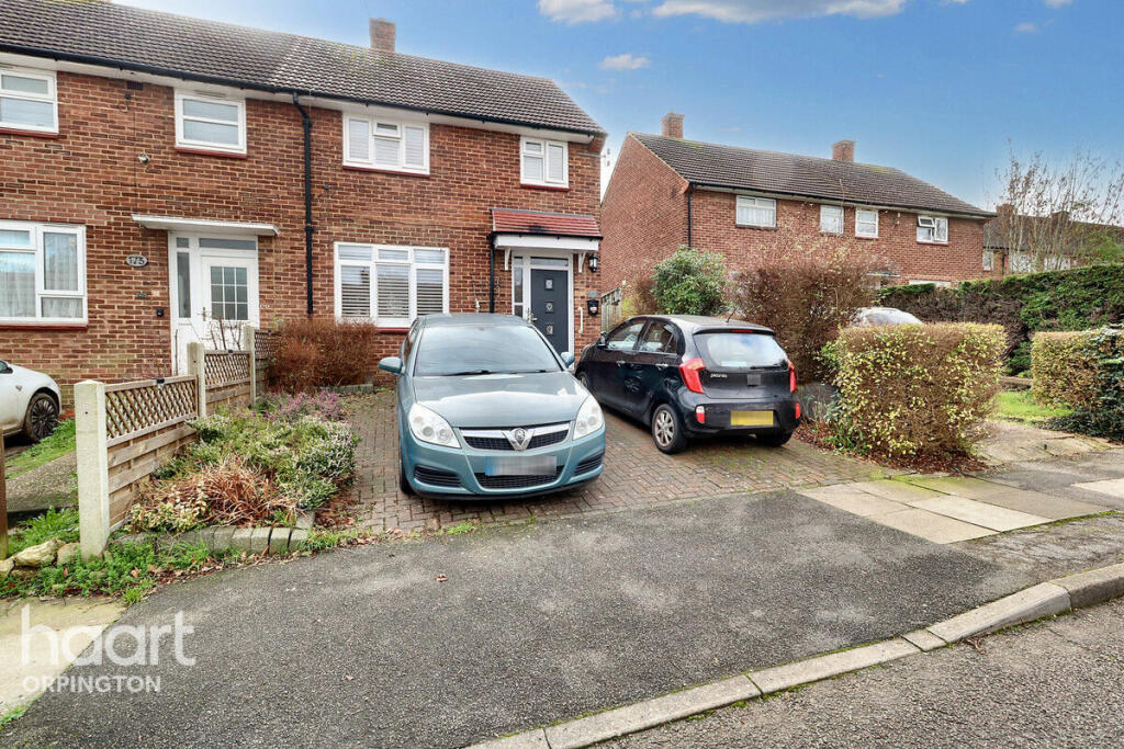 2 bedroom end of terrace house for sale in Amherst Drive, Orpington, BR5