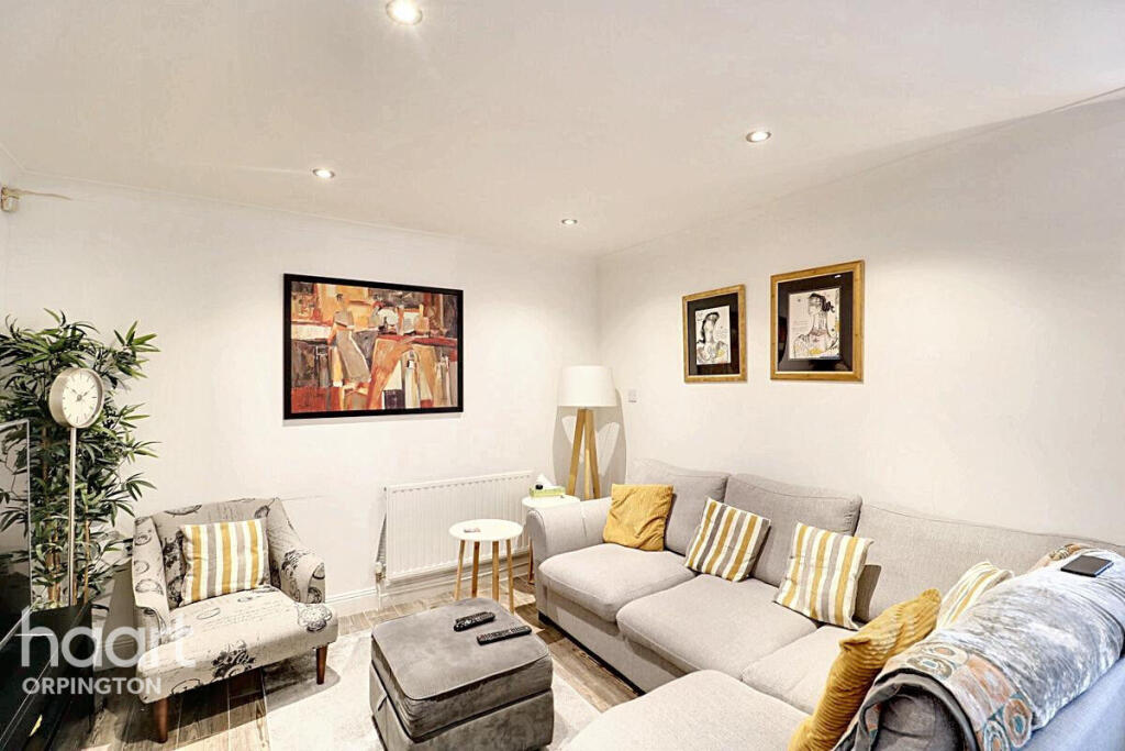 Additional property image - Magpie Hall Lane, BROMLEY