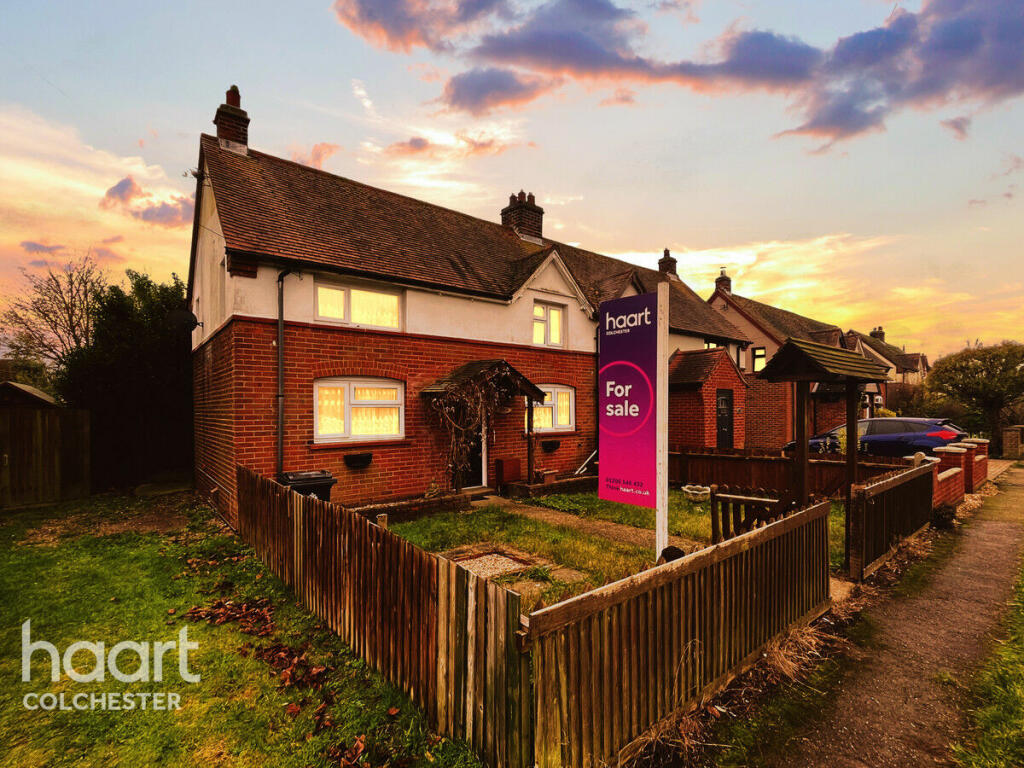 3 bedroom semidetached house for sale in Colchester Road, Ardleigh, CO7
