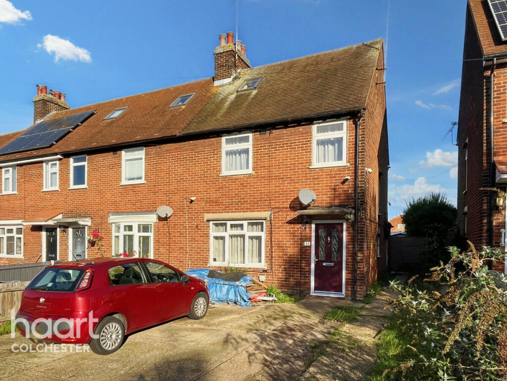 3 bedroom end of terrace house for sale in Dilbridge Road West