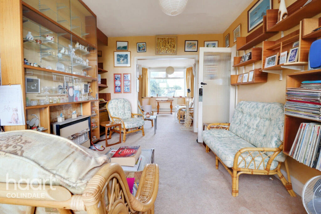 3 bedroom semidetached house for sale in Hillside, Kingsbury, NW9