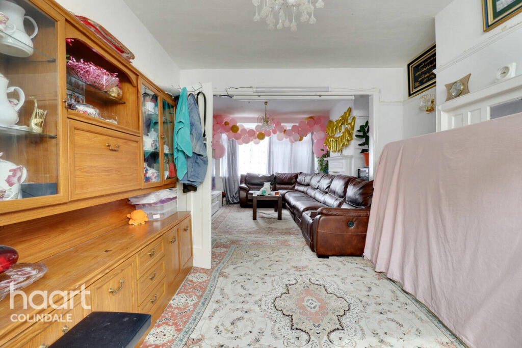 3 bedroom semidetached house for sale in Colin Crescent, NW9